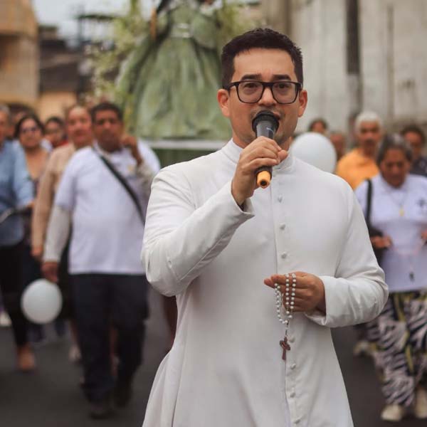 Galería de Sacerdotes en Nuestras Peregrinaciones